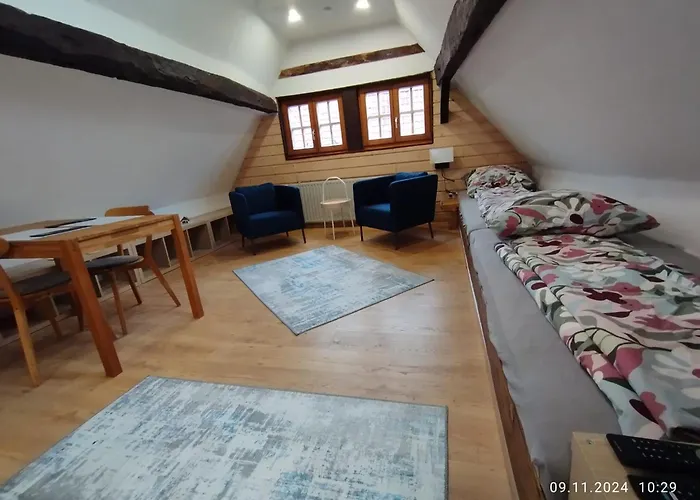 Dachgeschosswohnung In Der Altstadt Inklusive Parkplatz